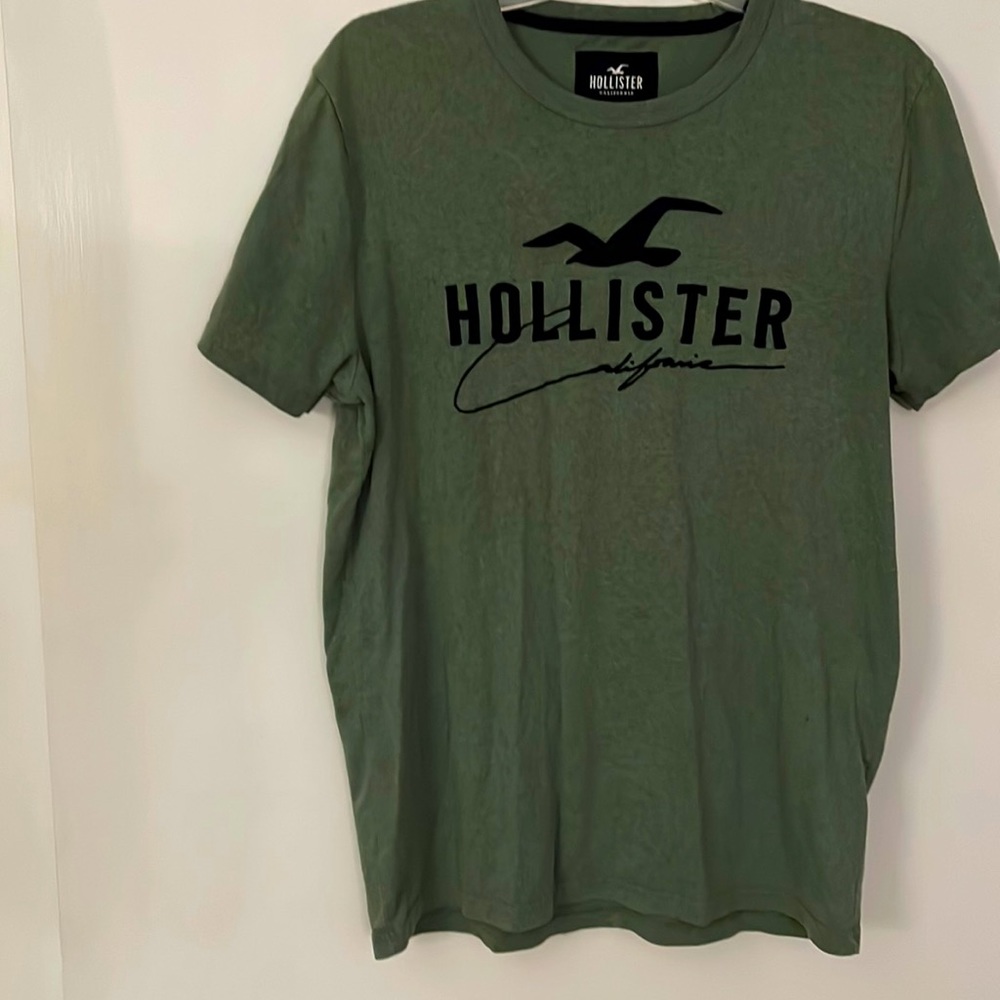 Hollister tee like new